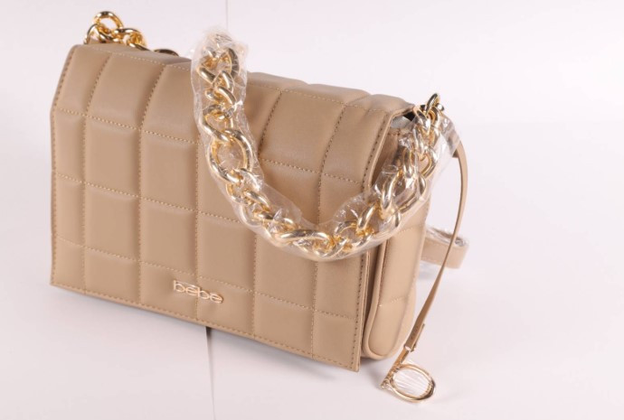 Bebe chica LG chain shoulder bag beige
