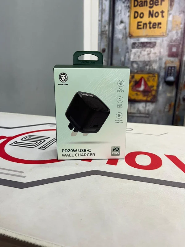 Green Lion PD 20W USB-C UK Wall Charger - Black