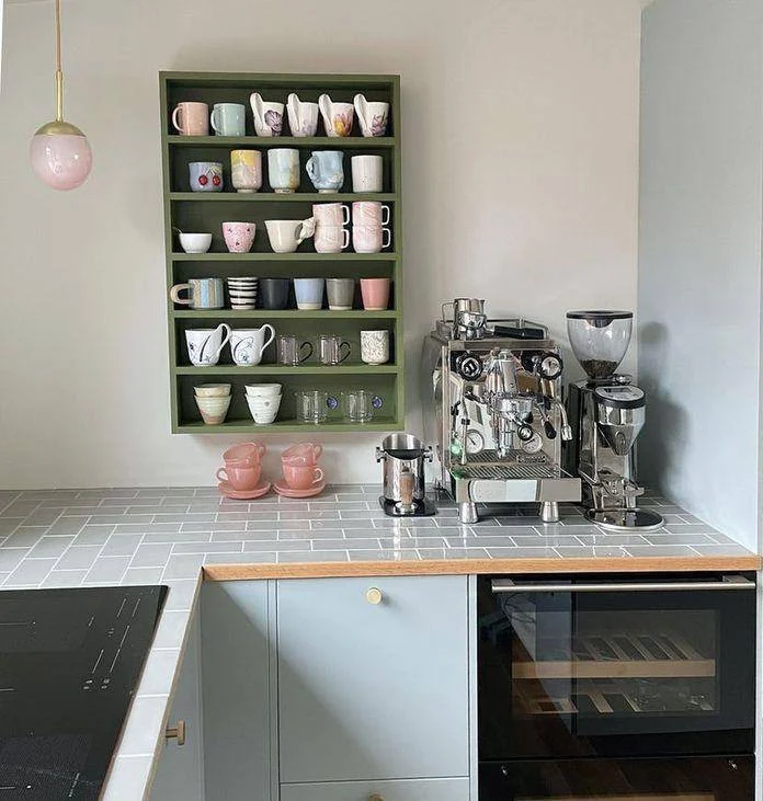 Waterproof wooden cup rack with new and elegant design