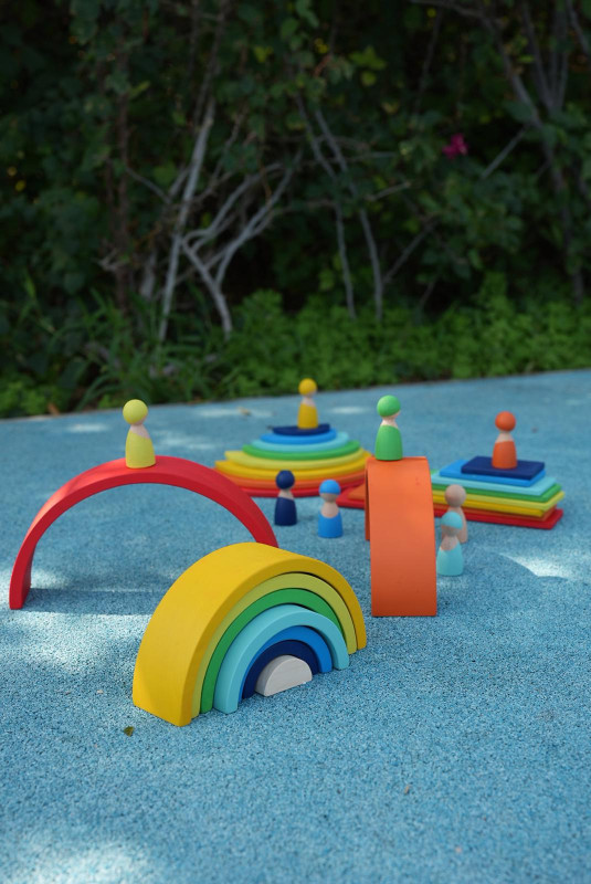 مجموعة ألعاب منتسوري- A set of Montessori toys