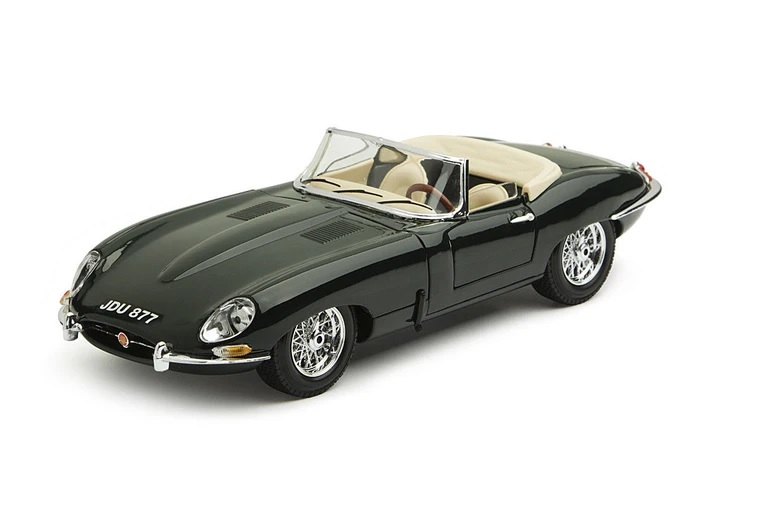 Bburago 1/18 (Coll B)-Jaguar "E" Cabrio. (1961) 47512046