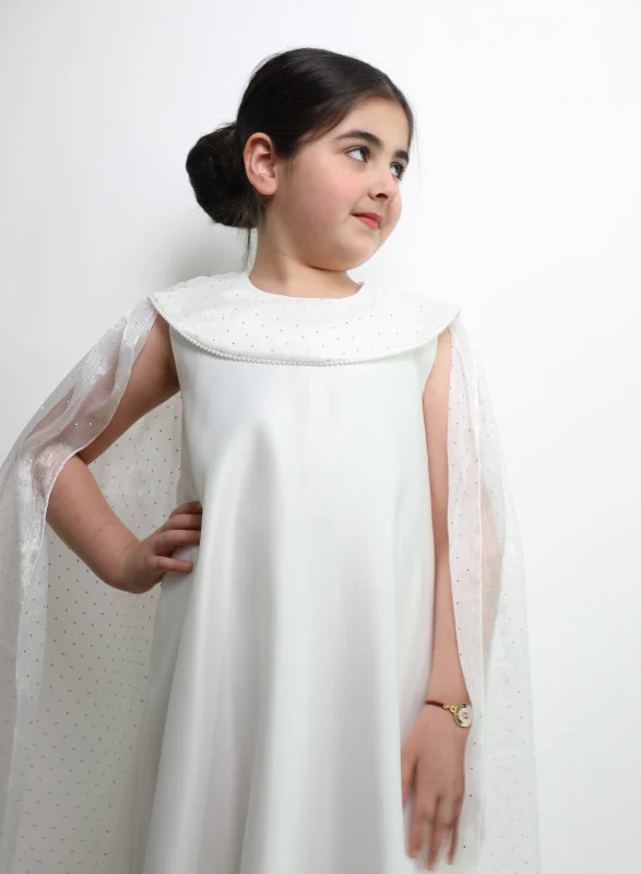 فستان أبيض للبنات